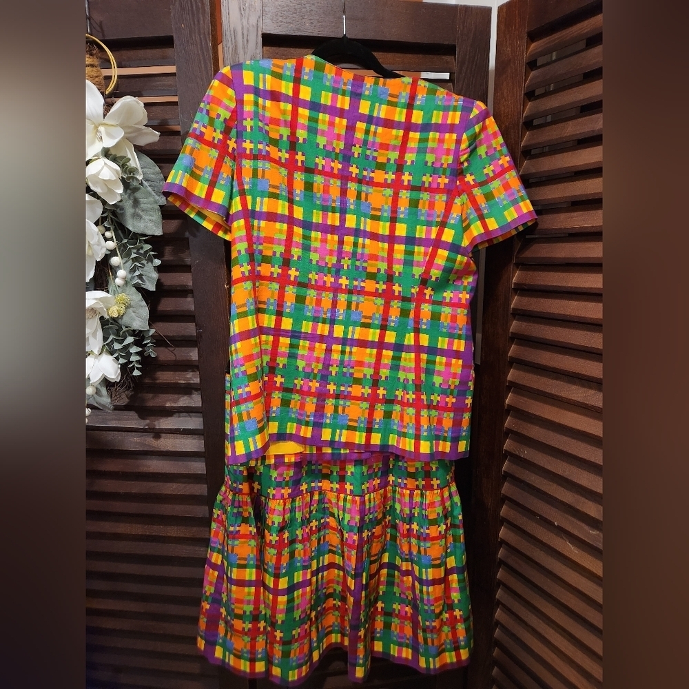 Vibrant Vintage Multicolor Women's Skirt Suit - Picture 7 of 8